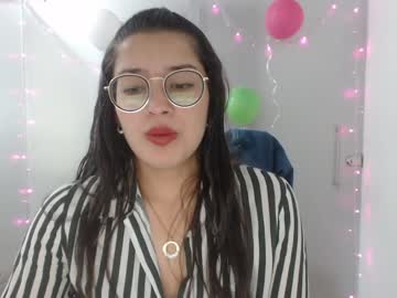 سكس مدرسات مثيره ترتدي ملابس مثيرة xnnn